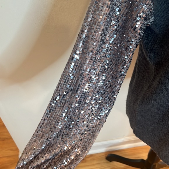 Vince Camuto Sweater - Picture 2 of 8